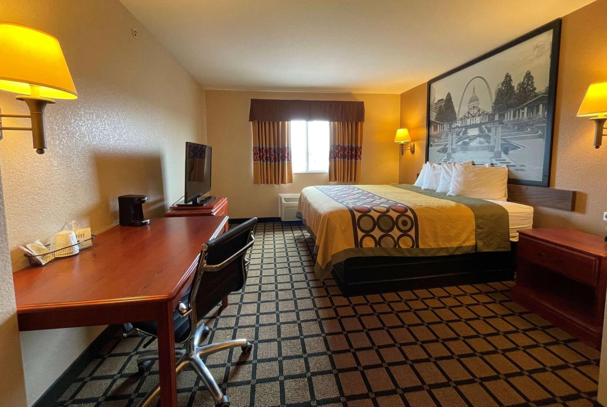Super 8 By Wyndham Rolla Motel Exterior photo